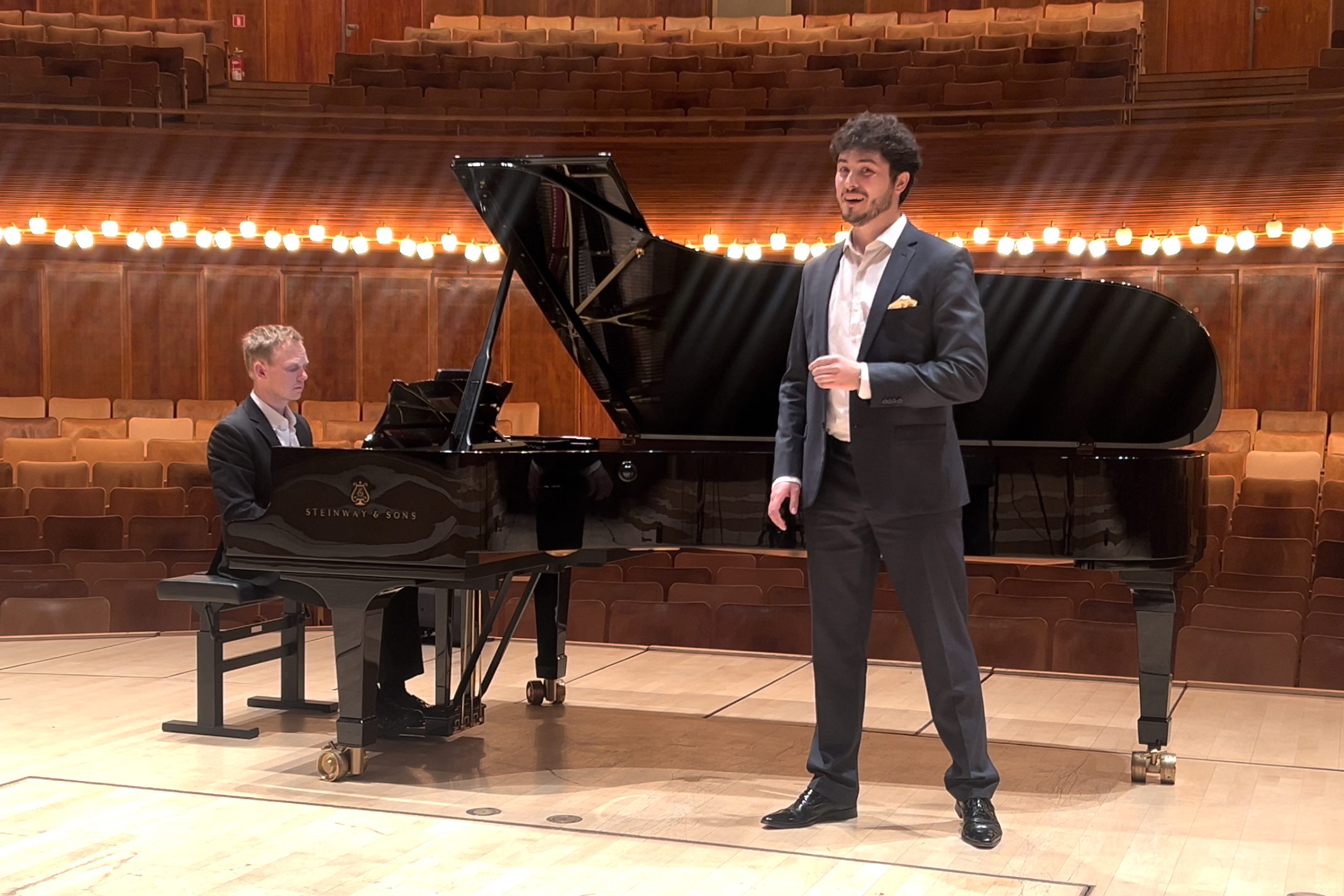 Anton Puscha, Bariton, mit dem Pianisten Laurits Dragsted in der Concert Hall Copenhagen