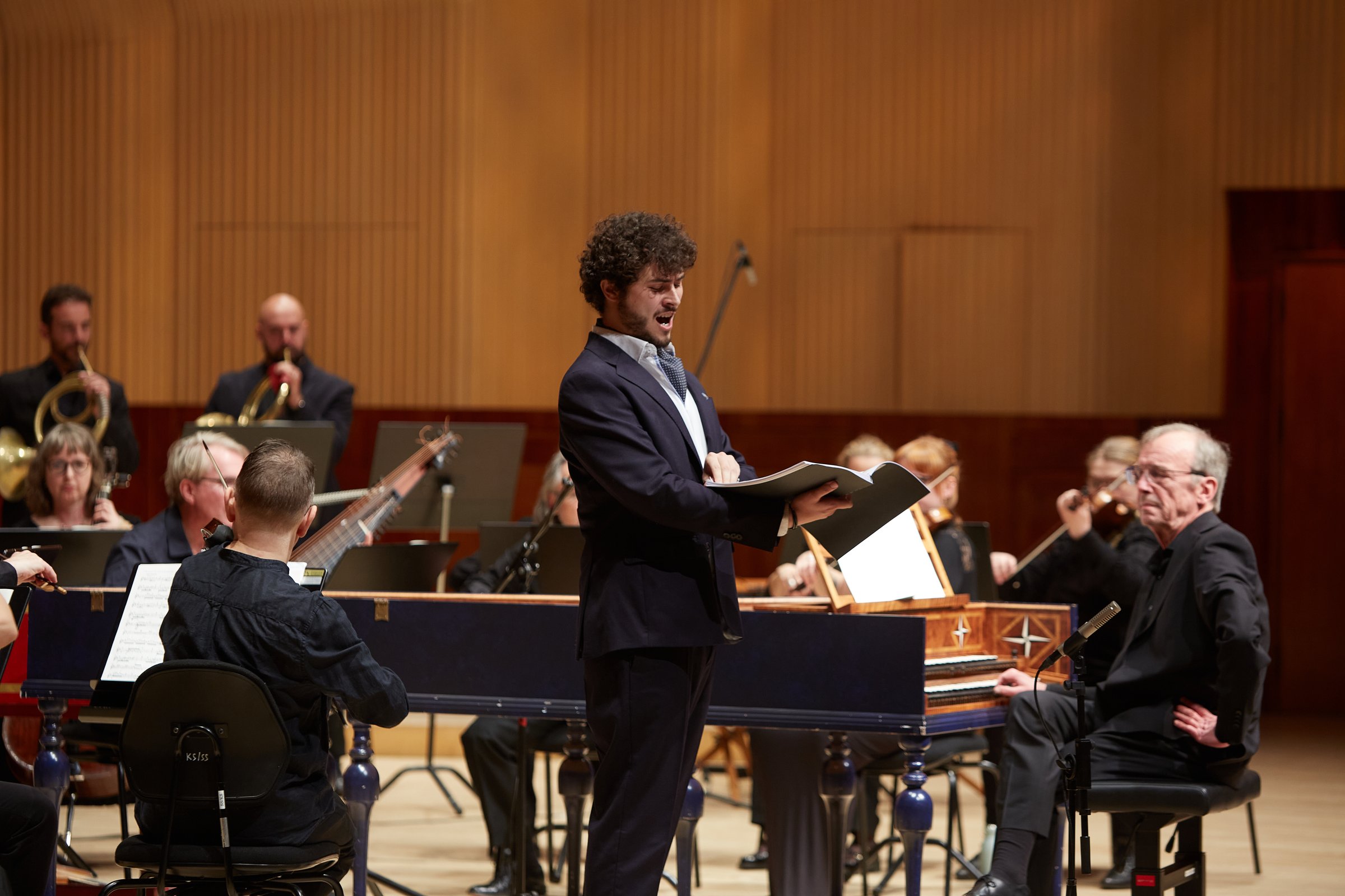 Anton Puscha singt die Bacchus-Arie in Händels Alexander's Feast mit Concerto Copenhagen unter Lars Ulrik Mortensen